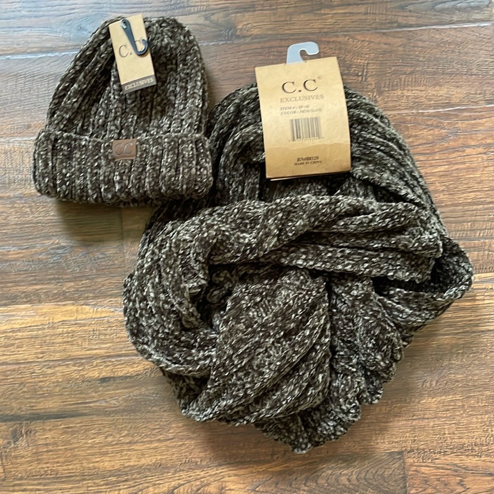 CC hat and scarf Olive